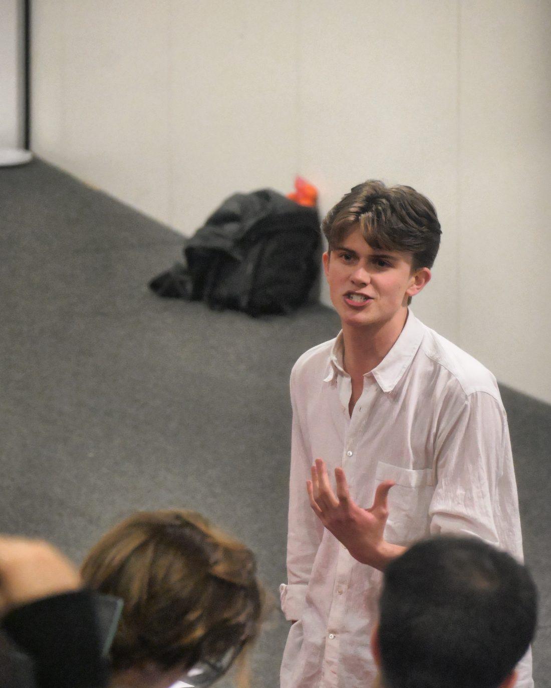 A member making a point during a round